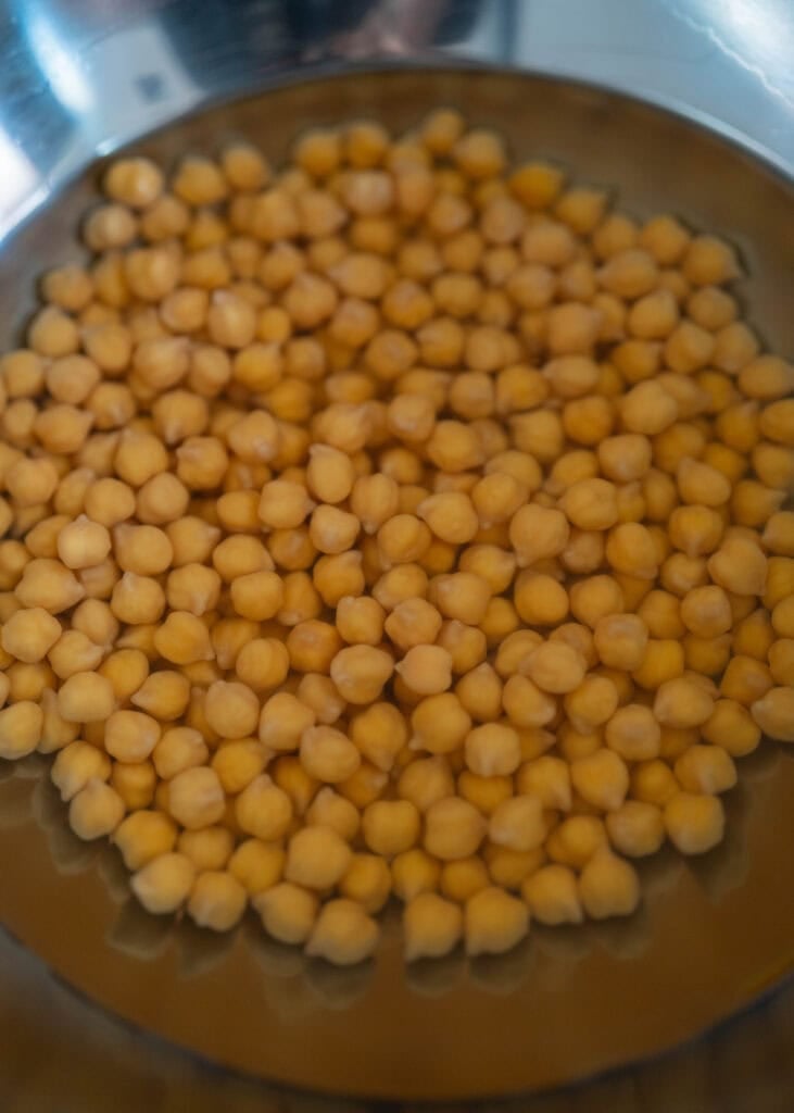 soaking chickpeas