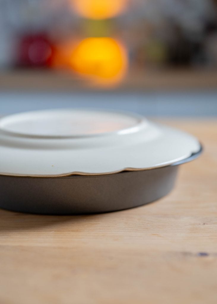 plate on pan 