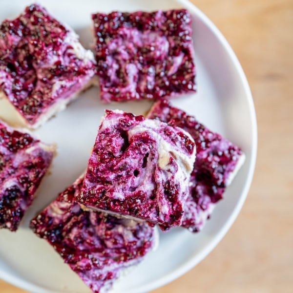 vegan blackberry cheesecake bars