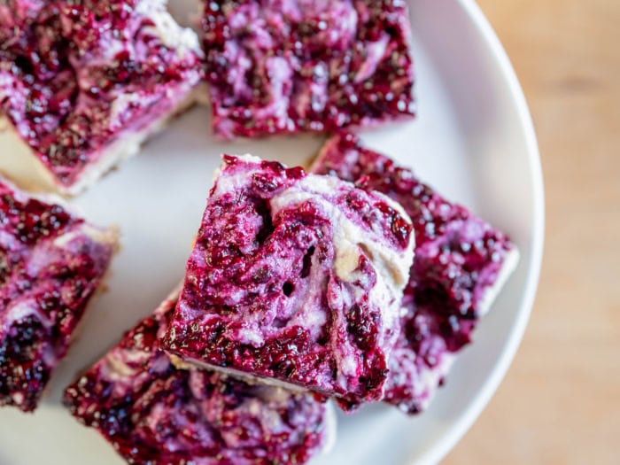 vegan blackberry cheesecake bars