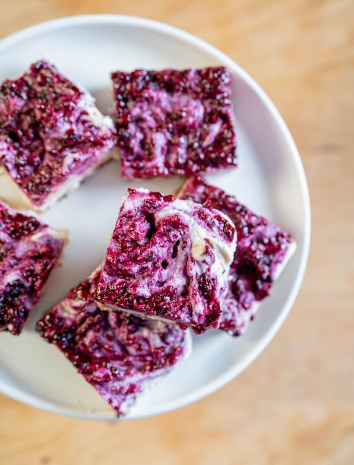 vegan blackberry cheesecake bars