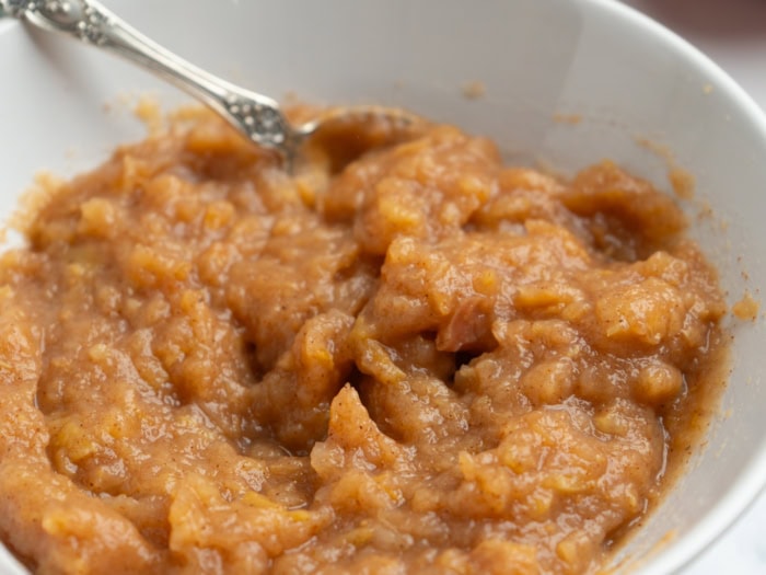 homemade cinnamon applesauce