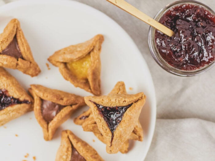 vegan hamantaschen with jelly filling