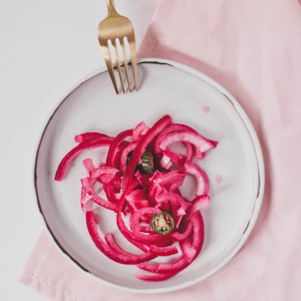 red onion quick pickles