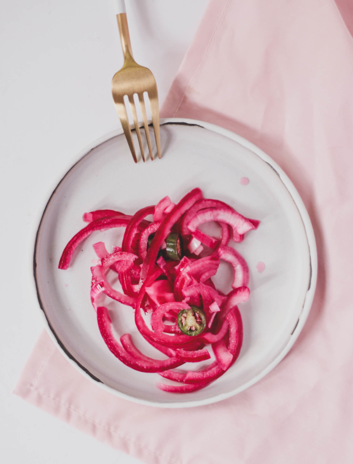 red onion quick pickles